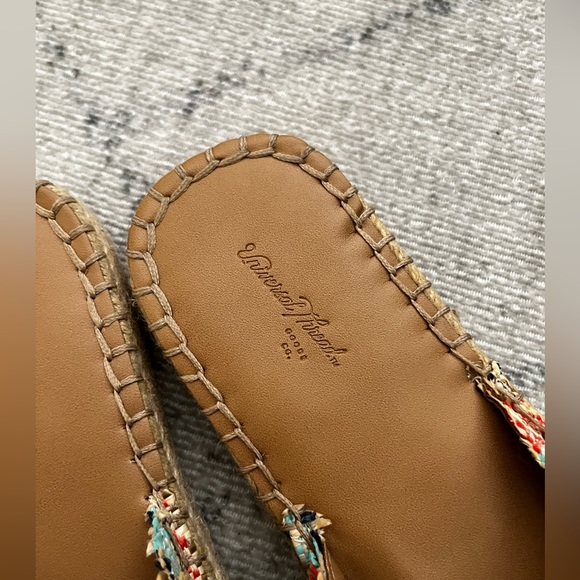 Universal Thread sandals - Picture 4 of 4